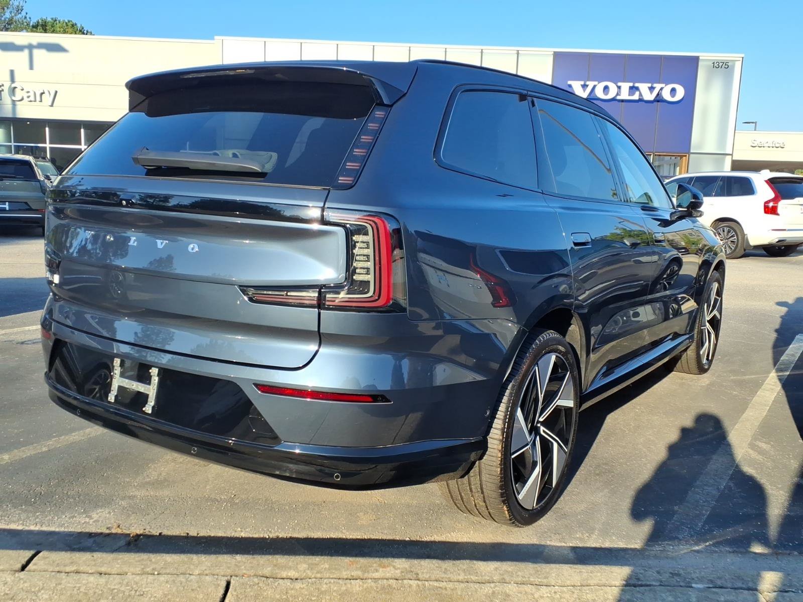 Used 2025 Volvo EX90 Ultra AWD/4WD image 7