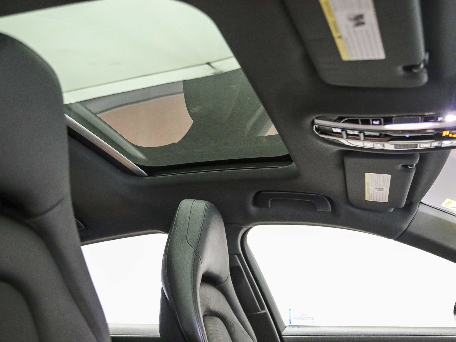 Certified 2018 Porsche Panamera RWD image 21