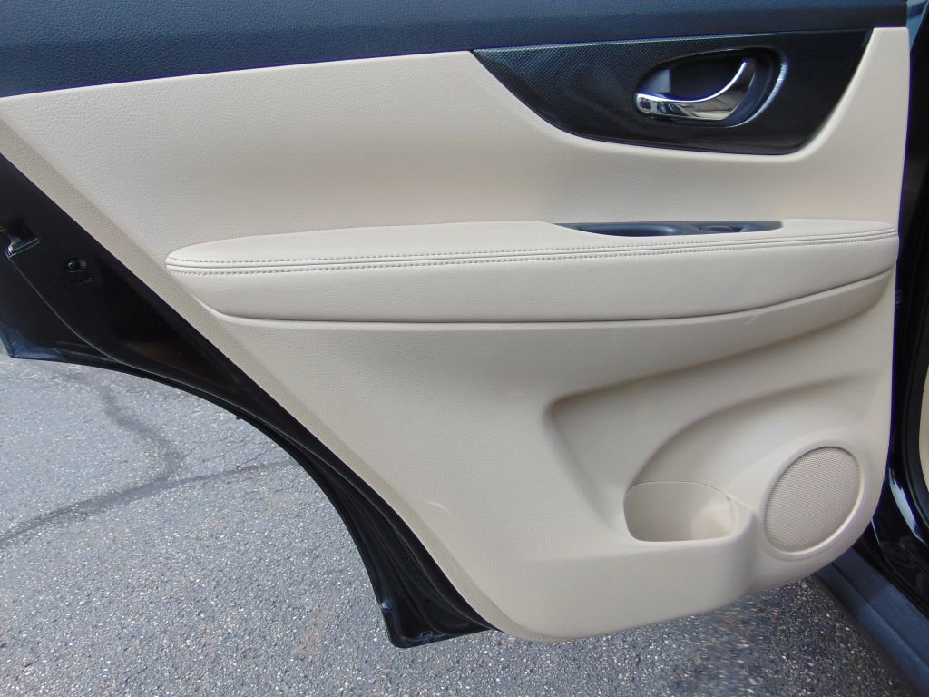 Used 2015 Nissan Rogue SL image 29