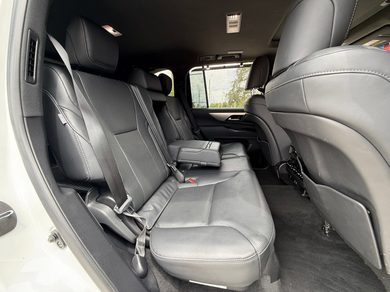 Used 2023 Lexus LX 600 F Sport w/ Accessory Package (Z1) AWD/4WD image 36