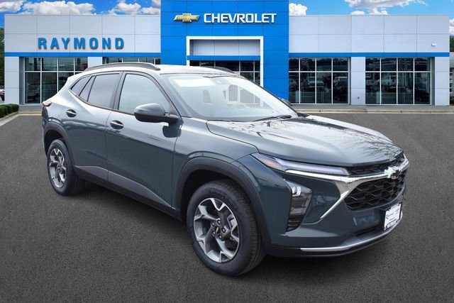 New 2026 Chevrolet Trax LT w/ LPO, Blackout Package