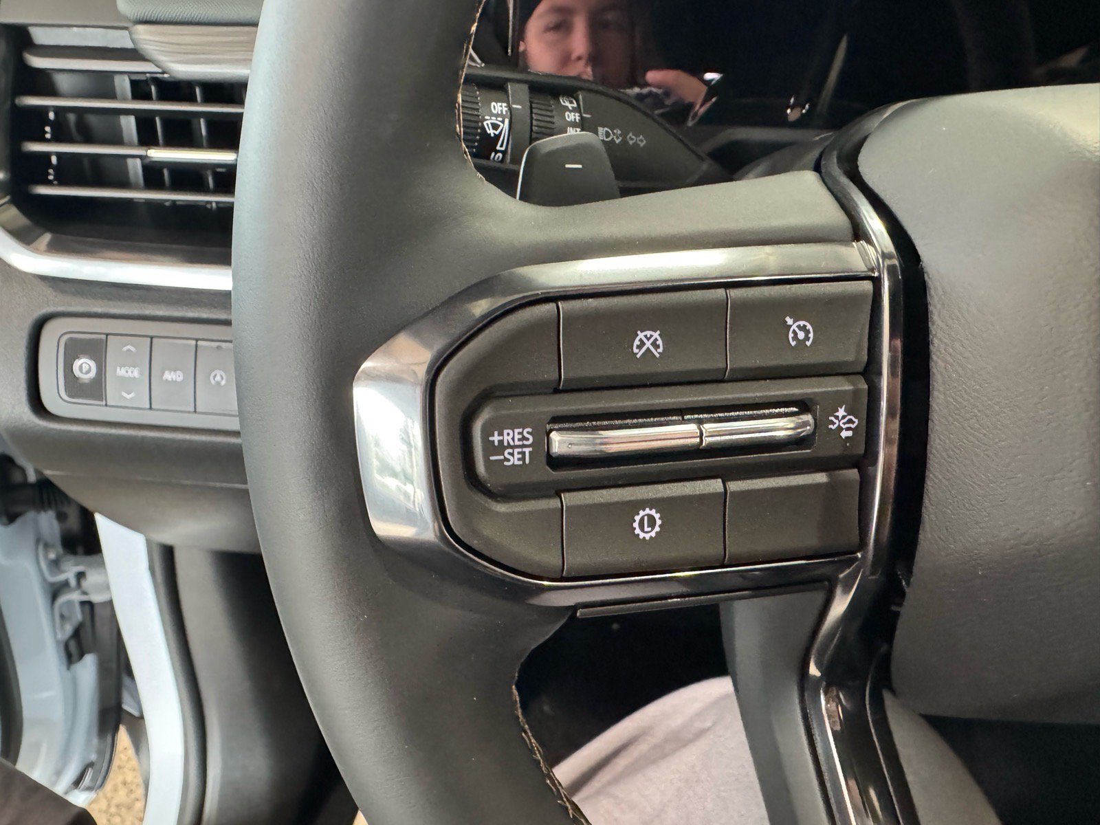 New 2027 GMC Acadia AT4 w/ Luxury Package AWD/4WD image 21