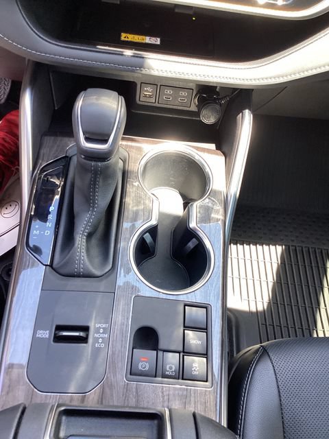 Used 2024 Toyota Highlander Platinum FWD image 14