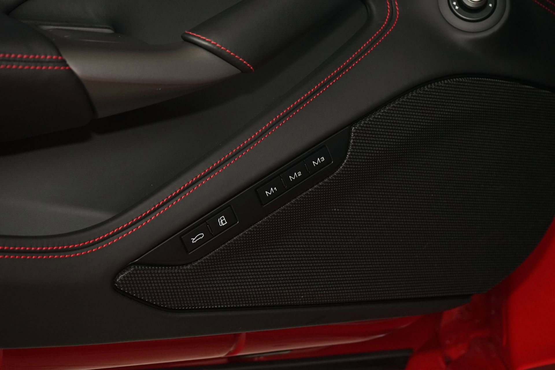 Used 2020 Ferrari F8 Tributo RWD image 19