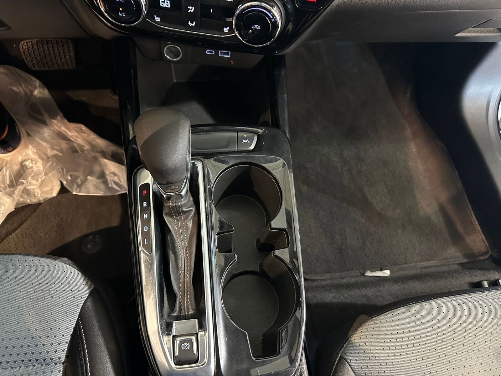 Used 2025 Chevrolet Trax LT w/ LT Convenience Package image 40