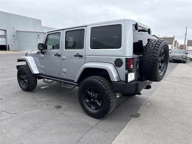 Used 2015 Jeep Wrangler Unlimited Sahara image 2