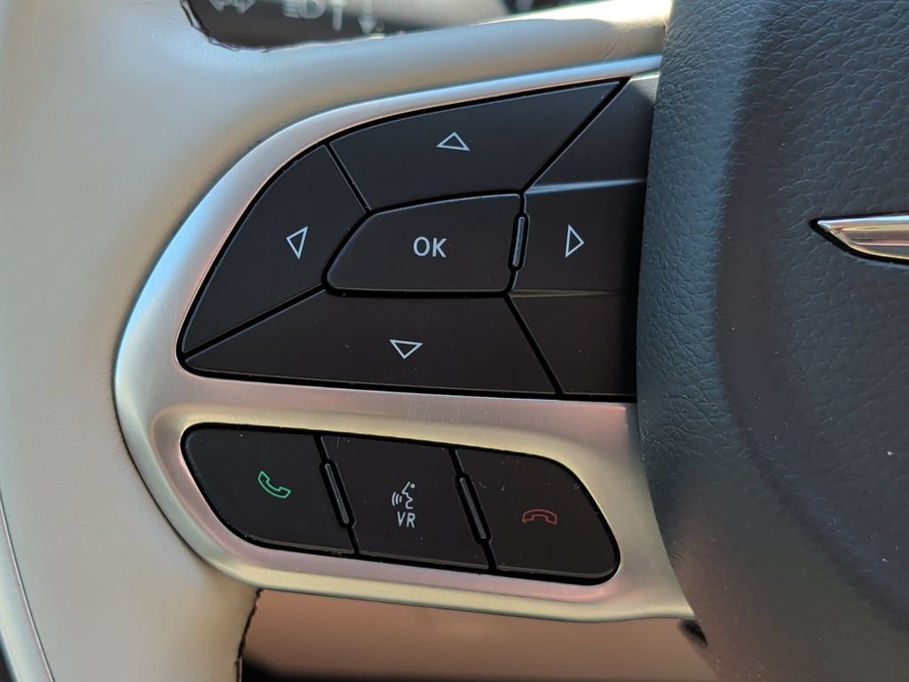 Used 2019 Chrysler Pacifica Limited FWD image 12