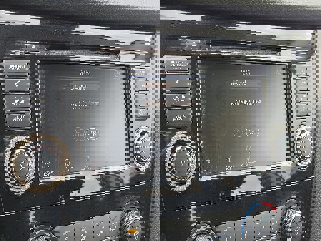 Used 2020 Nissan Rogue Sport S image 24