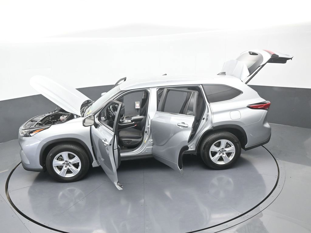 Used 2023 Toyota Highlander LE image 60