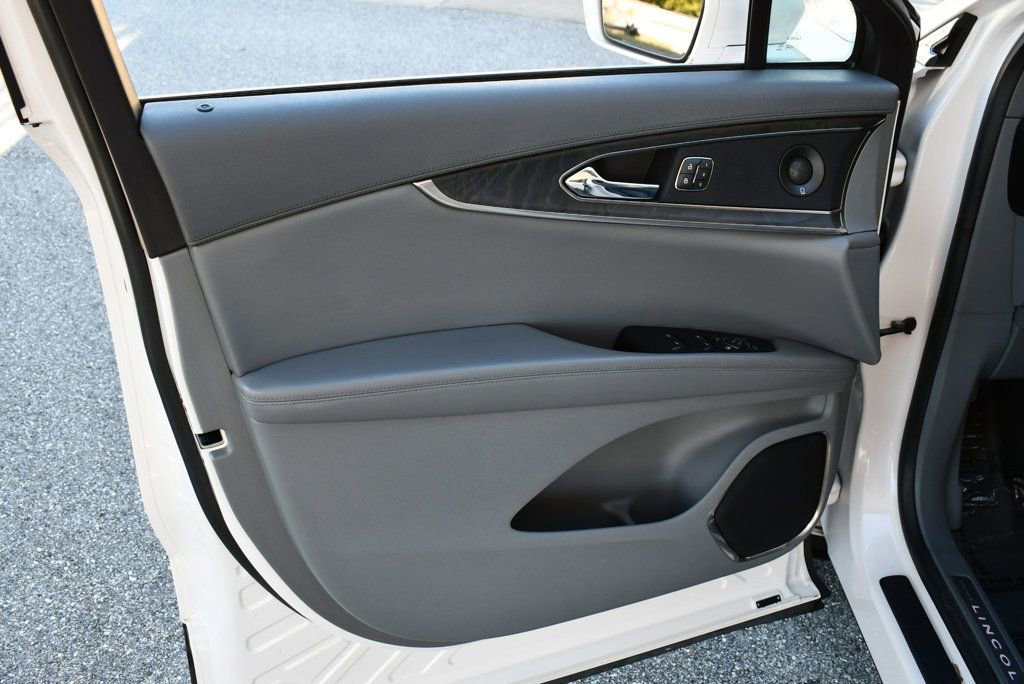 Used 2019 Lincoln Nautilus Reserve image 41