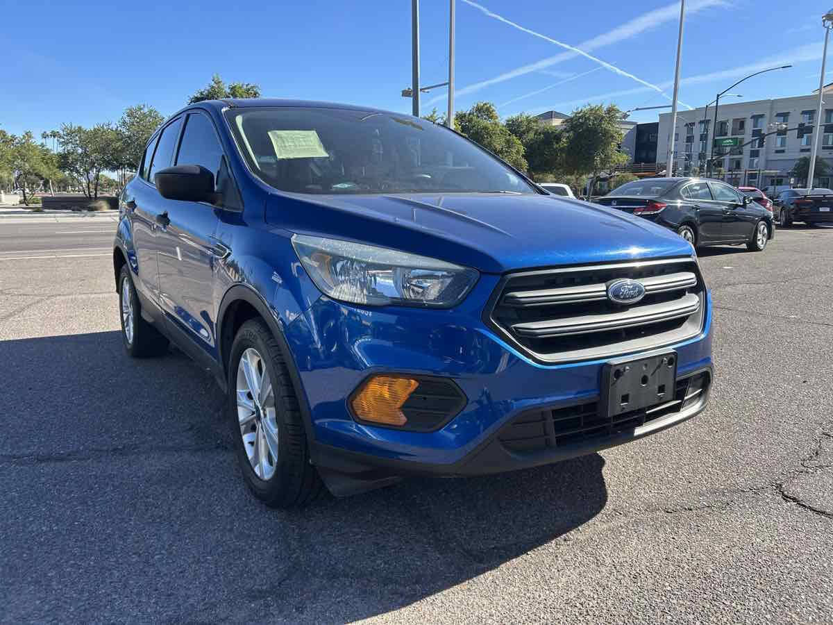 Used 2018 Ford Escape S image 3
