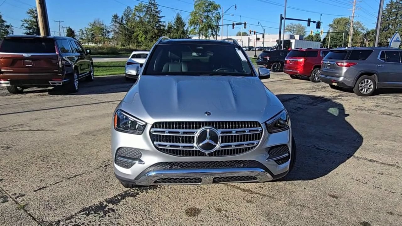 Used 2025 Mercedes-Benz GLE 350 4MATIC image 3