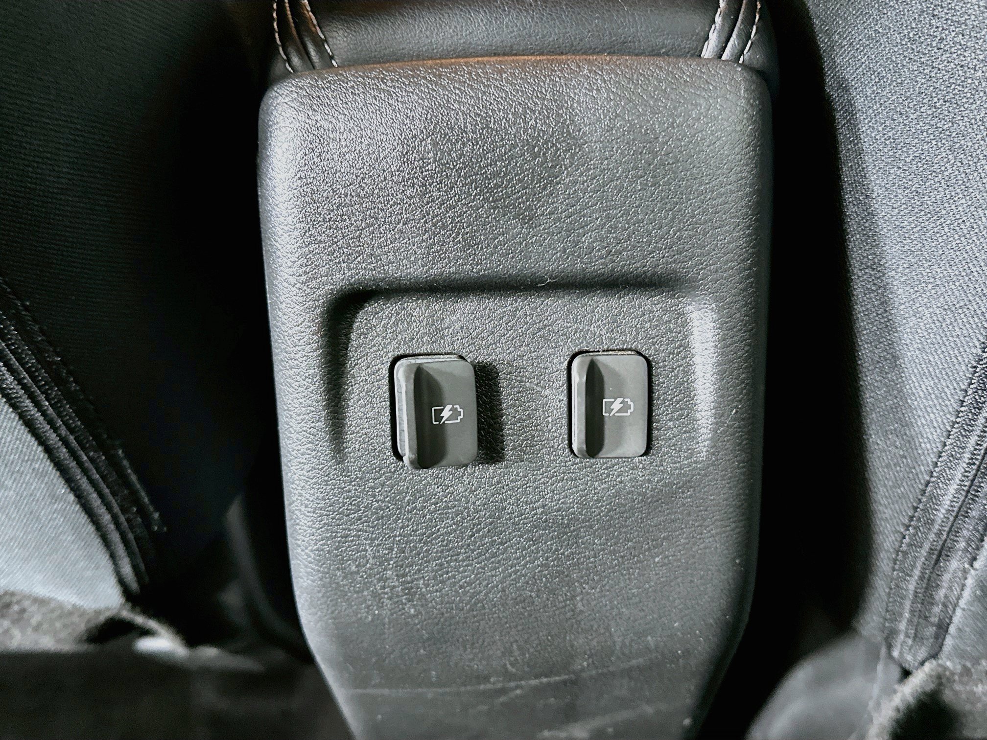 Used 2024 Nissan Kicks SV FWD image 28