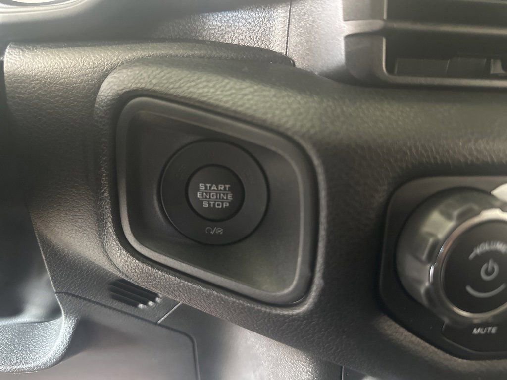 New 2025 Jeep Gladiator Sport image 26