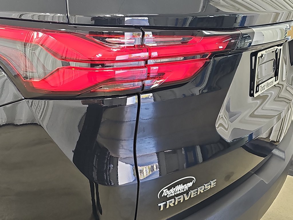 Used 2023 Chevrolet Traverse LT FWD image 40
