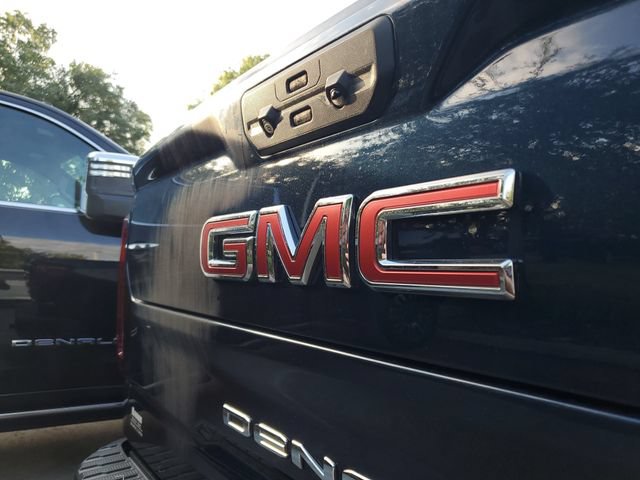 Used 2023 GMC Sierra 1500 Denali w/ Technology Package AWD/4WD image 6