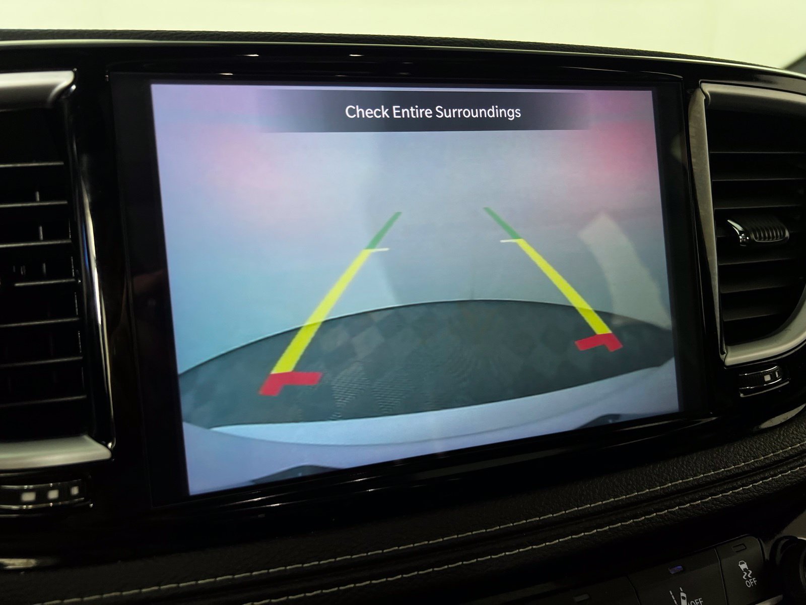Used 2025 Chrysler Pacifica Limited FWD image 20