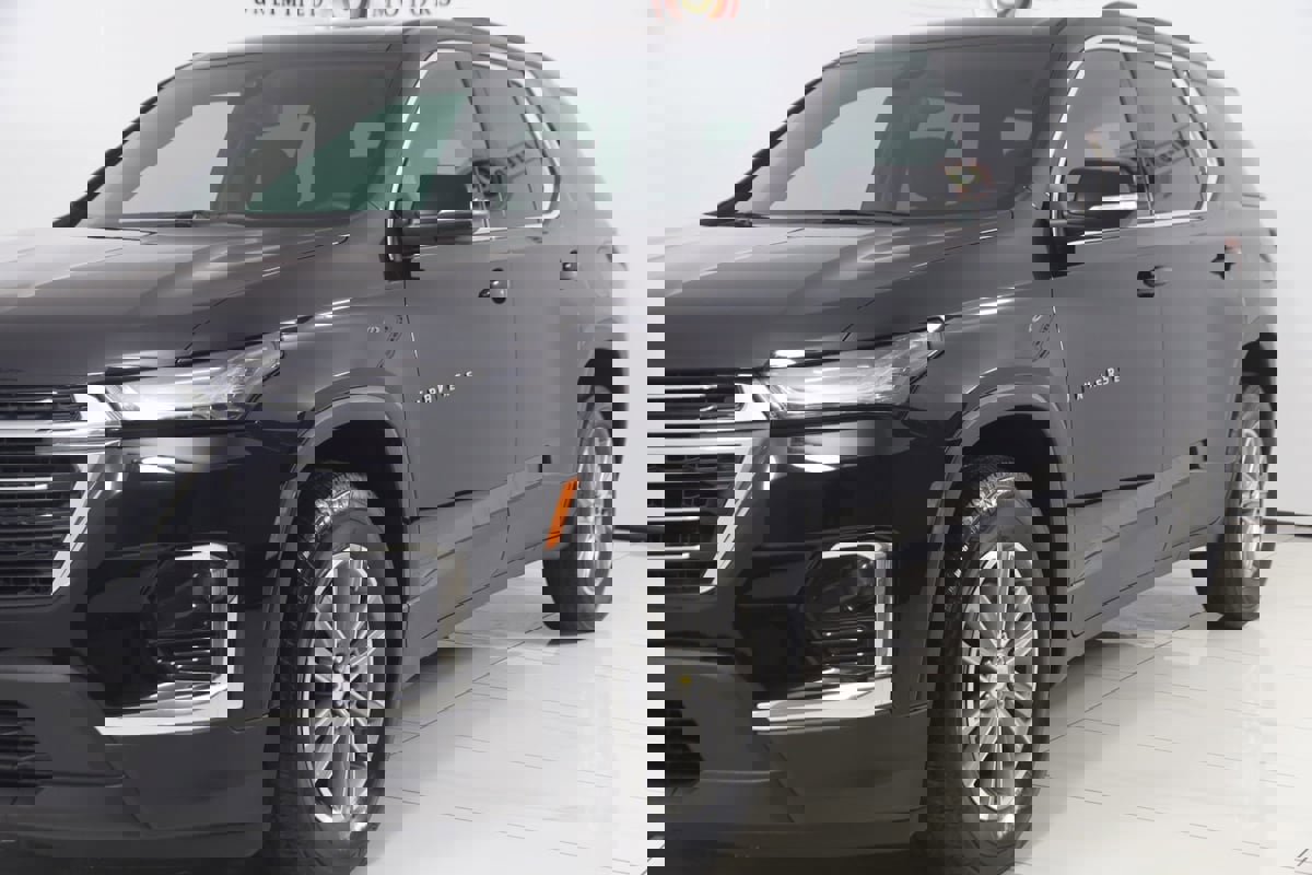 Used 2023 Chevrolet Traverse LT w/ LPO, Cargo Package image 52