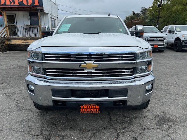 Used 2015 Chevrolet Silverado 2500 LTZ w/ Duramax Plus Package image 2