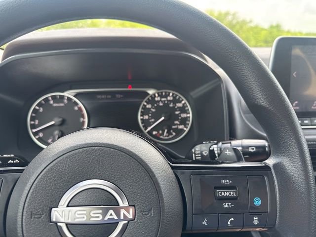 Used 2023 Nissan Rogue SV FWD image 11