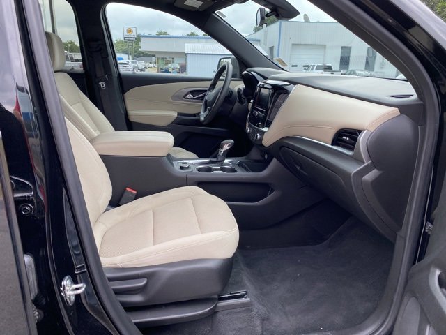 Used 2022 Chevrolet Traverse LS image 15