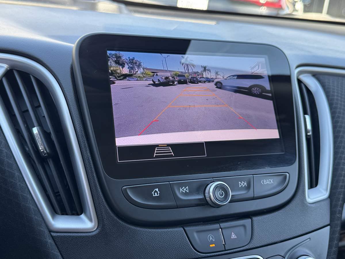 Used 2025 Chevrolet Malibu LT FWD image 30