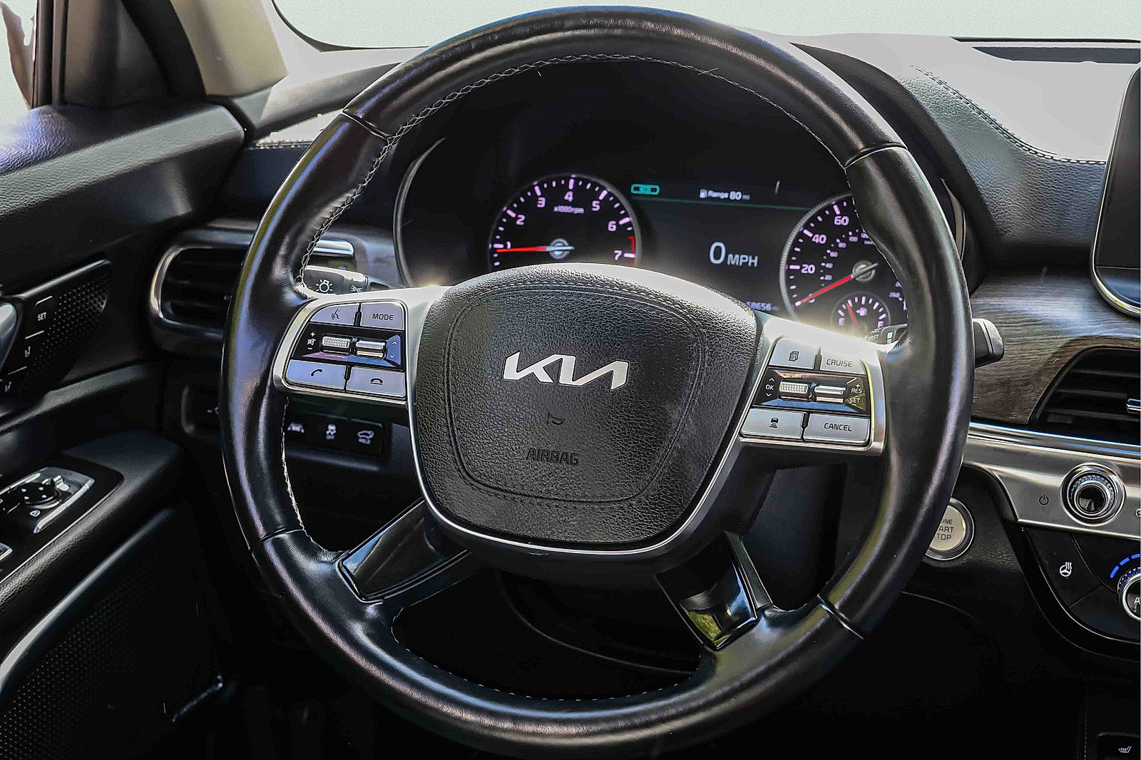 Certified 2022 Kia Telluride SX w/ Nightfall Edition Package AWD/4WD image 14
