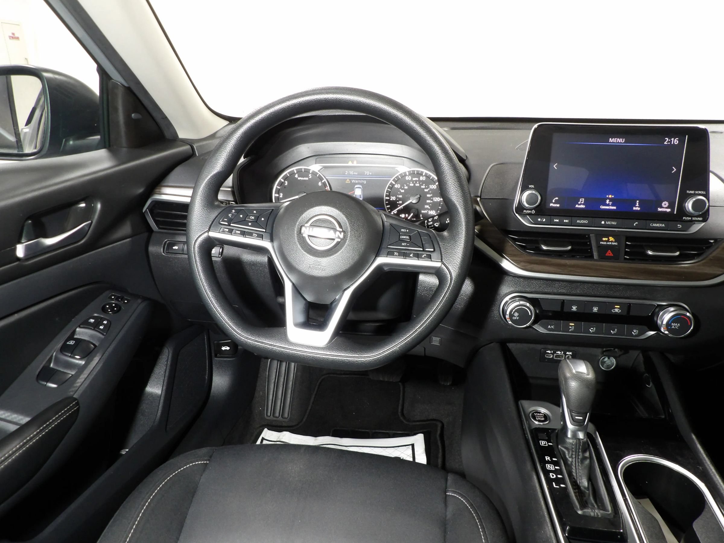 Used 2024 Nissan Altima 2.5 SV FWD image 13