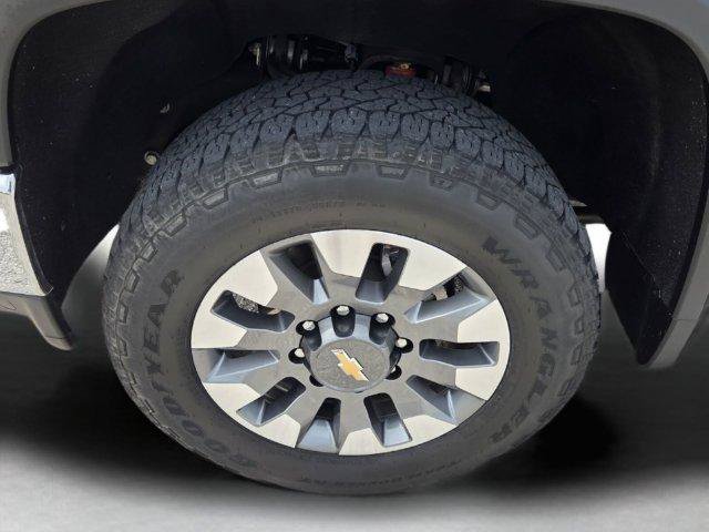 Used 2022 Chevrolet Silverado 2500 LT w/ Convenience Package AWD/4WD image 9