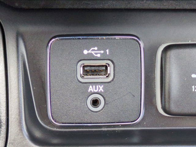 Used 2021 Jeep Cherokee Trailhawk w/ Comfort/Convenience Group AWD/4WD image 22