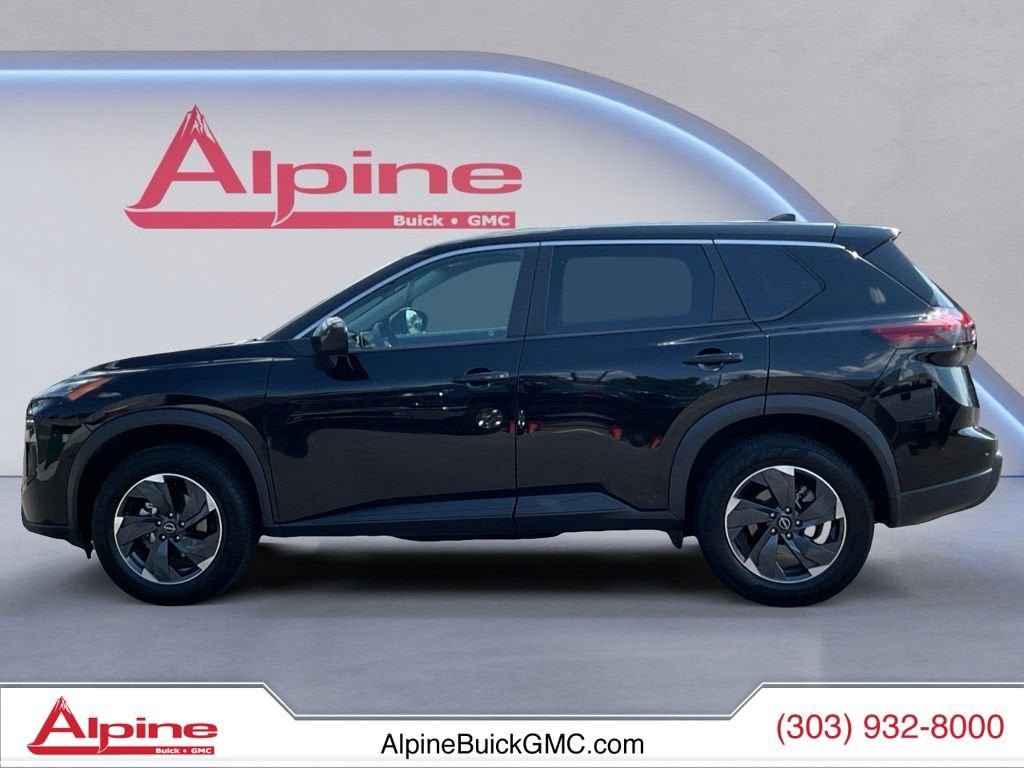 Used 2024 Nissan Rogue SV AWD/4WD image 2