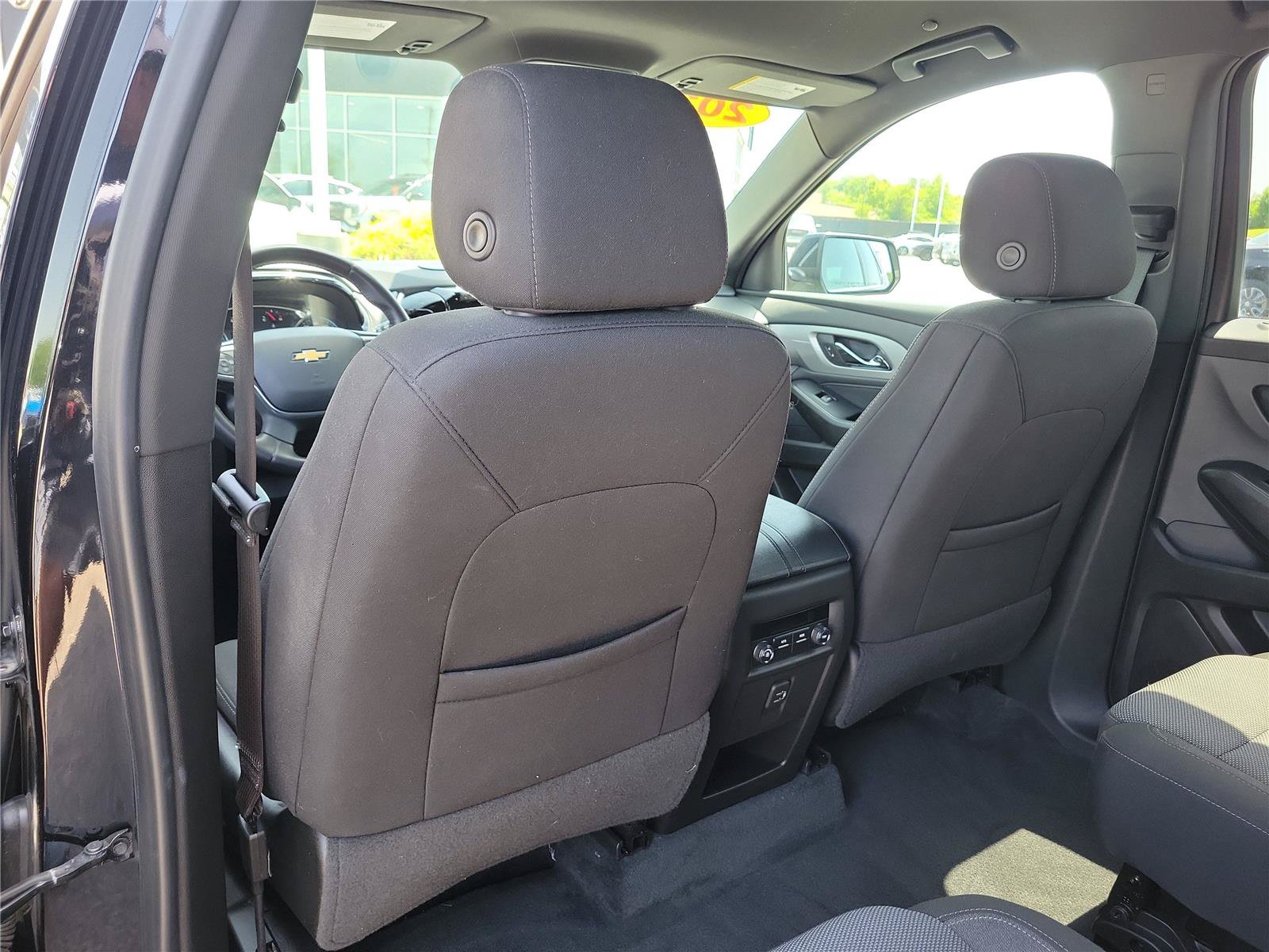 Used 2022 Chevrolet Traverse LT FWD image 16