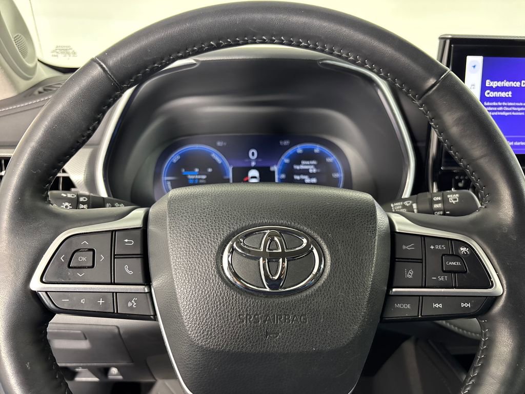 Used 2023 Toyota Highlander Platinum image 13