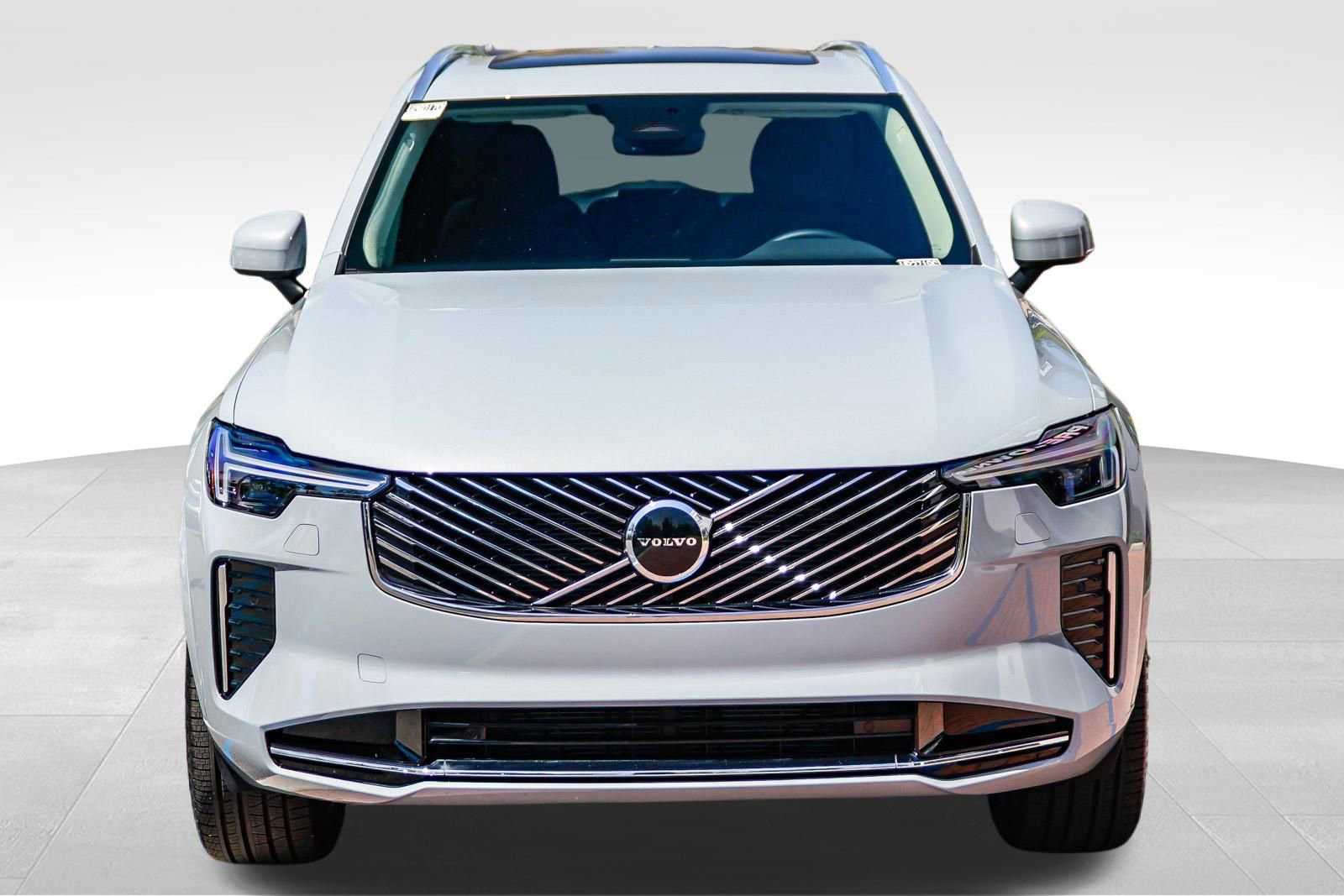 Used 2026 Volvo XC90 B5 Core image 2