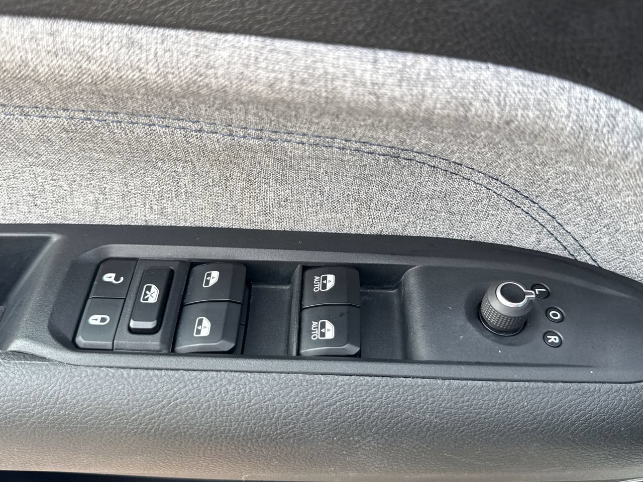 Used 2024 Jeep Compass Latitude AWD/4WD image 16