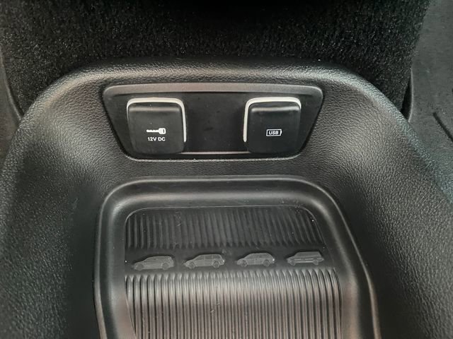 Used 2020 Chrysler Pacifica Touring-L Plus image 25