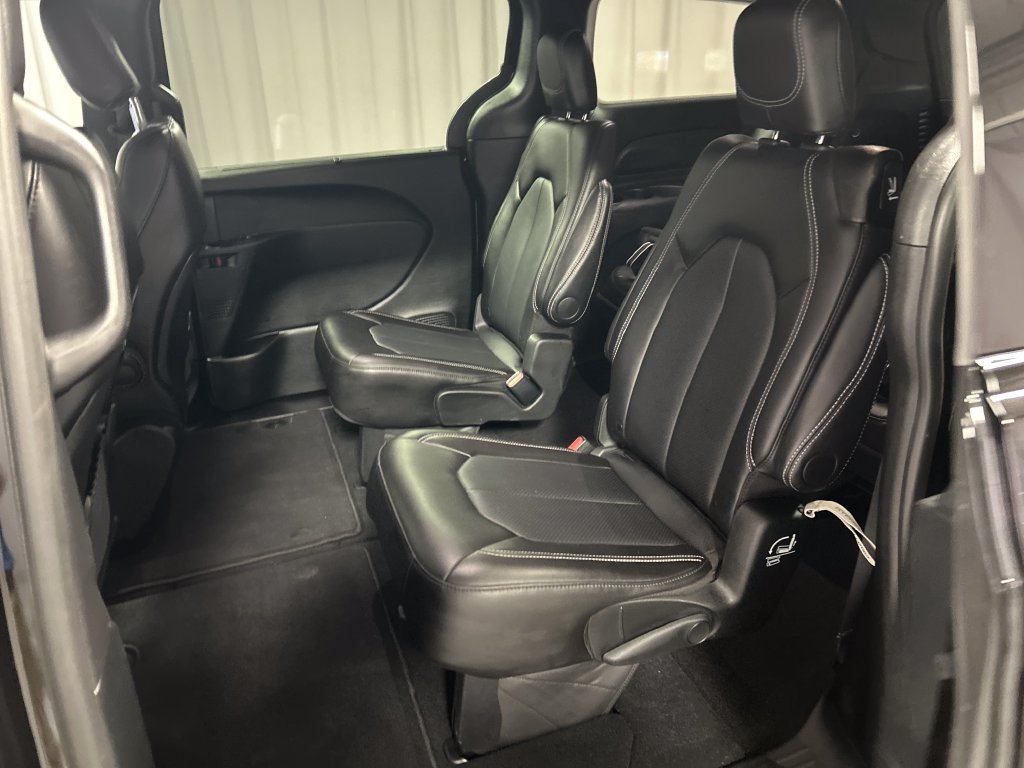 Used 2026 Chrysler Pacifica Select w/ S Appearance Package FWD image 23