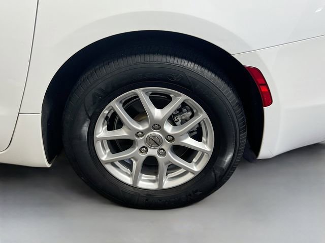 Used 2022 Chrysler Voyager LX image 23