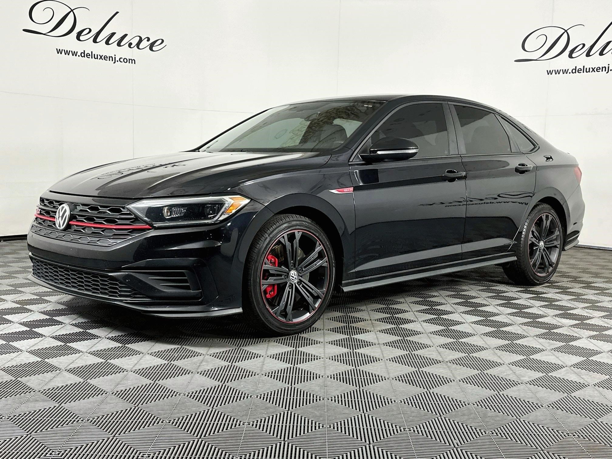 Used 2019 Volkswagen Jetta GLI FWD image 3
