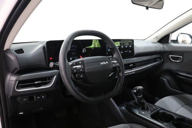 Used 2025 Kia K4 FWD image 14