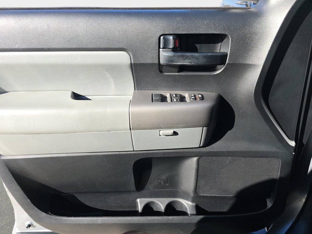 Used 2014 Toyota Sequoia SR5 AWD/4WD image 22