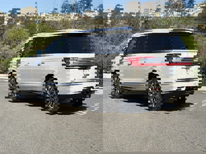 Used 2020 Lincoln Navigator L Reserve w/ Luxury Package image 5