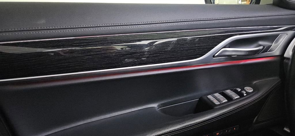 Used 2017 BMW 750i xDrive image 22