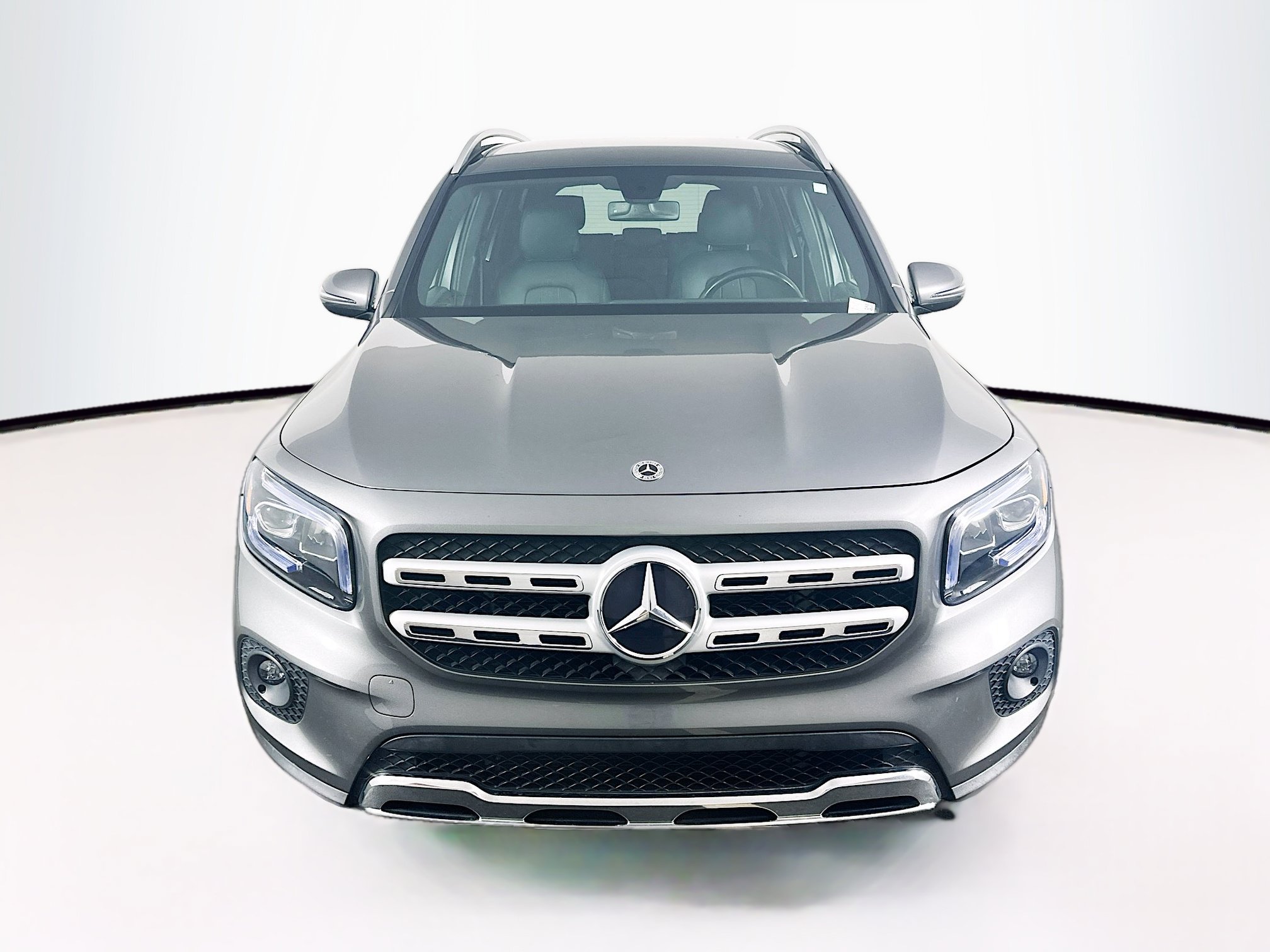 Used 2023 Mercedes-Benz GLB 250 4MATIC image 2