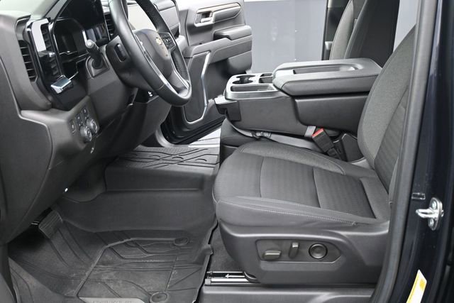 Used 2023 Chevrolet Silverado 1500 LT AWD/4WD image 9