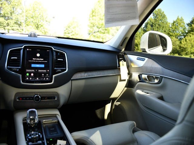 Used 2024 Volvo XC90 B6 Ultimate w/ Lounge Package AWD/4WD image 23
