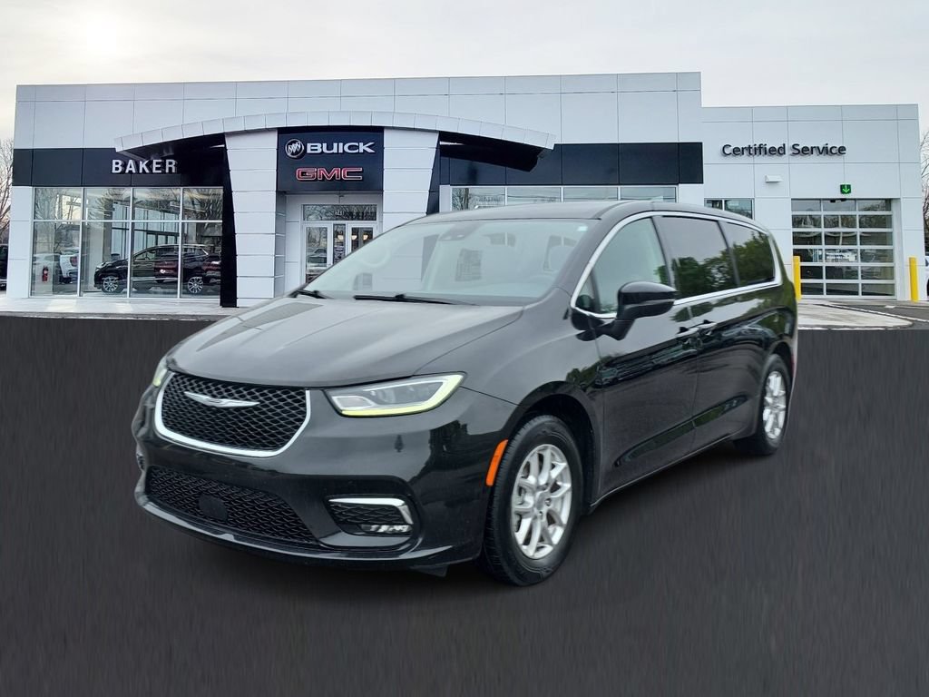 Used 2023 Chrysler Pacifica Touring-L FWD image 1