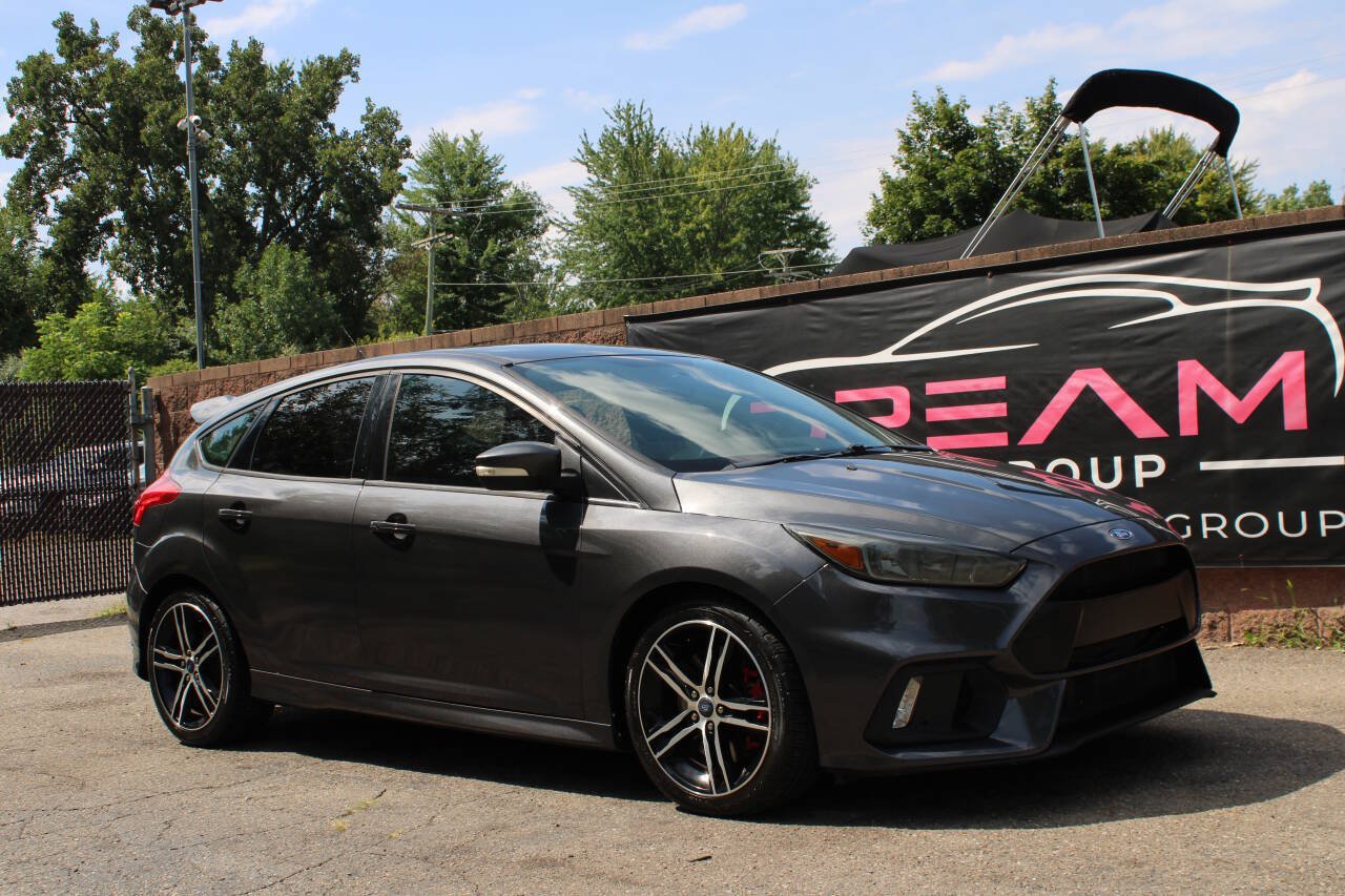 Used 2018 Ford Focus ST FWD image 4
