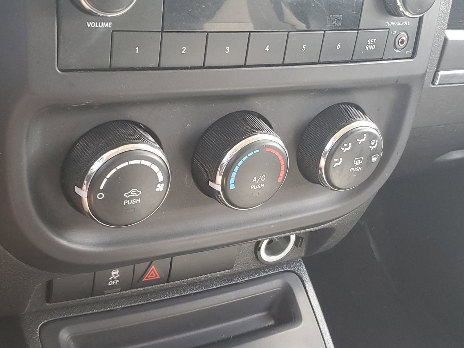 Used 2014 Jeep Patriot Sport FWD image 23