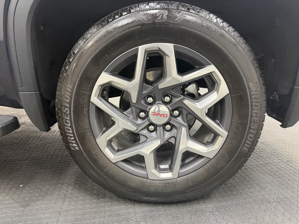 Used 2025 GMC Sierra 1500 SLT w/ SLT Premium Package AWD/4WD image 8